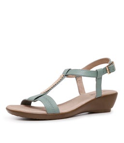 PAVIA PALE GREEN SCALE LEATHER