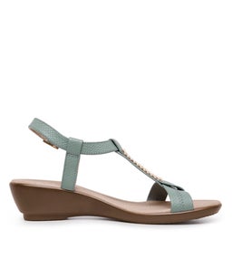 PAVIA PALE GREEN SCALE LEATHER