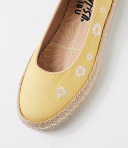 BENITA BW BUTTER YELLOW CANVAS