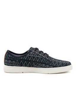 C ALBATROSS GREEN AZTEC PRINT CANVAS