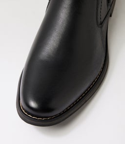 C MILLS BLACK LEATHER
