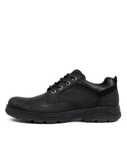 ICONIC CF BLACK LEATHER