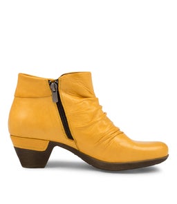 LOMO CF YELLOW LEATHER