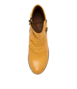 LOMO CF YELLOW LEATHER