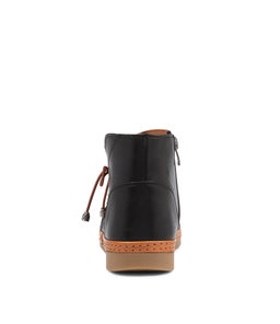 WOMAN CF BLACK LEATHER