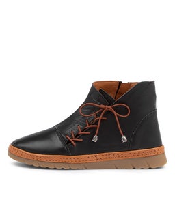 WOMAN CF BLACK LEATHER
