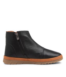 WOMAN CF BLACK LEATHER