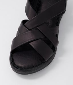JITARE CF BLACK BLACK SOLE LEATHER