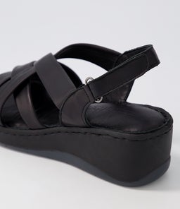 JITARE CF BLACK BLACK SOLE LEATHER