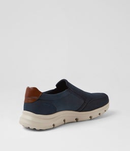WAKE CF NAVY NUBUCK