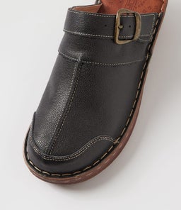 NYLA CF BLACK LEATHER