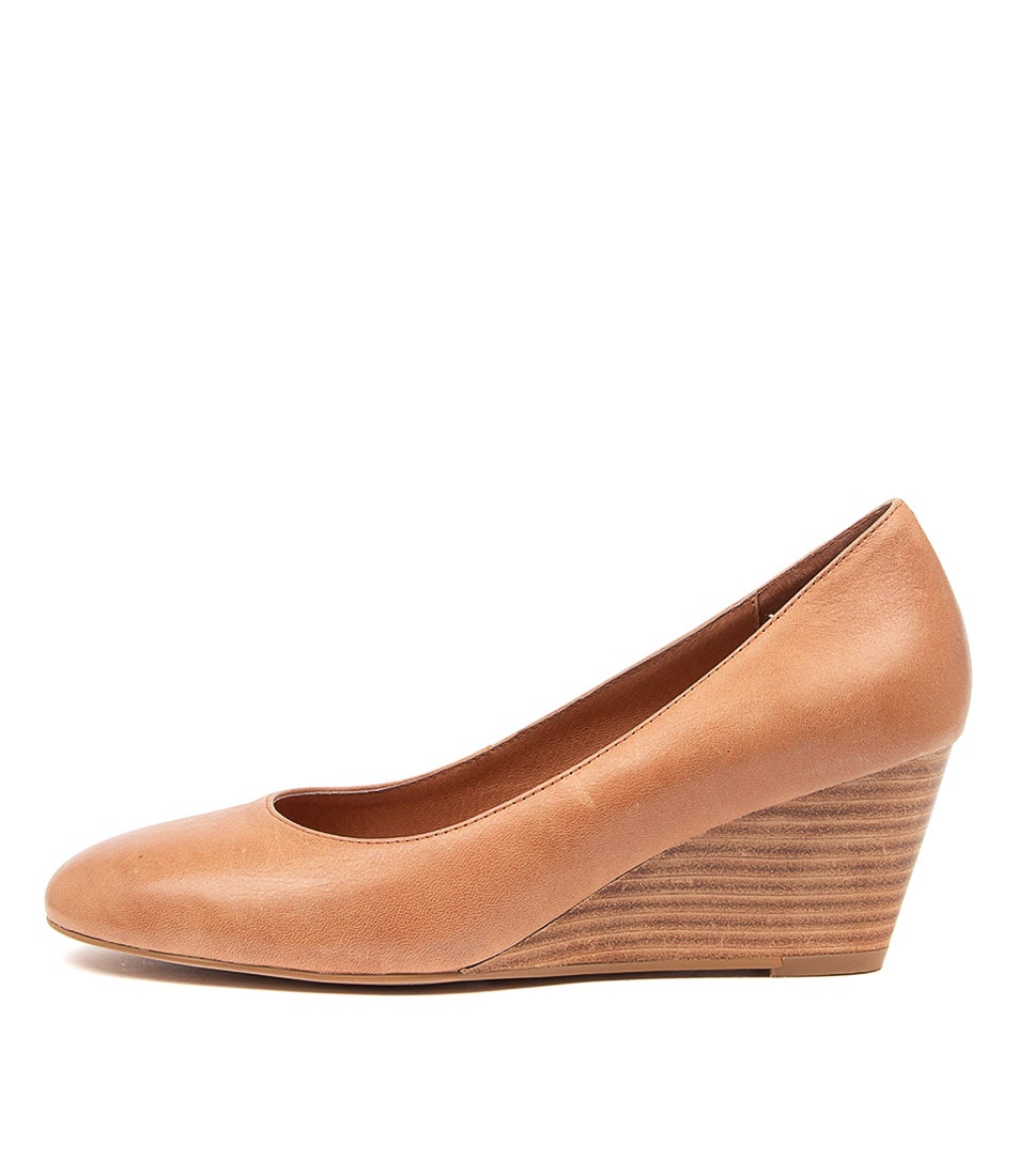 Lespie Tan Leather
