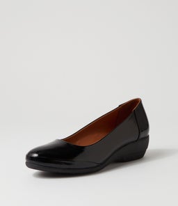 GEANIZE DF BLACK PATENT LEATHER