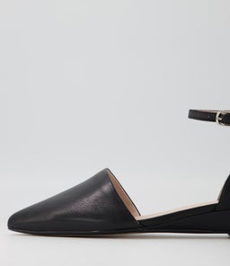 PRYE DF BLACK LEATHER