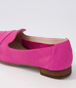 TILONY DF FUCHSIA LEATHER