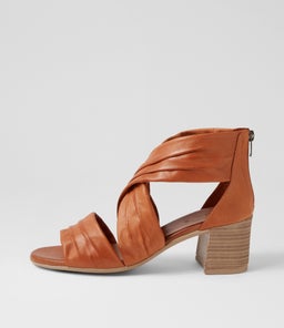 WIVES DF TAN LEATHER