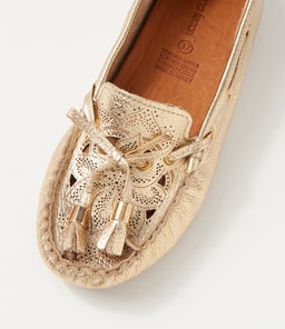 SHIPS DF PALE GOLD LEATHER