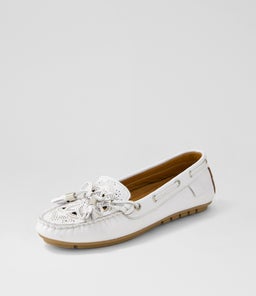 SHIPS DF WHITE LEATHER