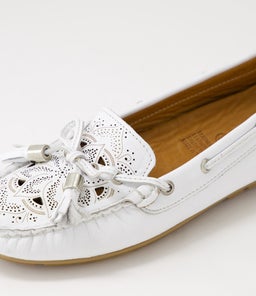 SHIPS DF WHITE LEATHER