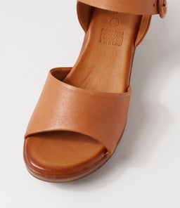 BLAIDE DF TAN LEATHER
