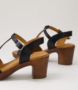 BEEZI DF BLACK LEATHER