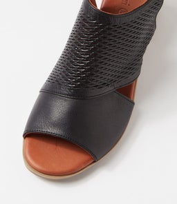 UELA DF BLACK LEATHER
