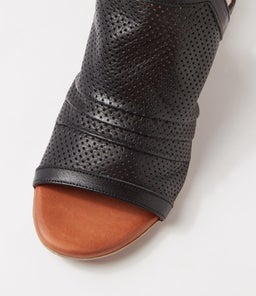 ECHES DF BLACK LEATHER