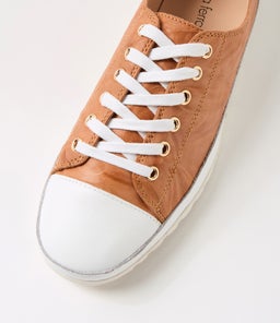 AMITTA DF WHITE PEACH SHRUNKEN LEATHER