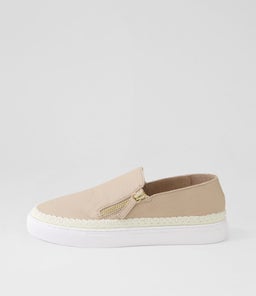 TRUER DF STONE LEATHER