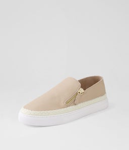 TRUER DF STONE LEATHER