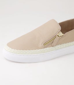 TRUER DF STONE LEATHER