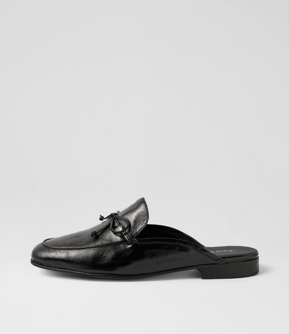 Irrino Black Crinkle Patent Flat Shoes