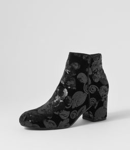 KANYE BLACK SWIRL VELVET
