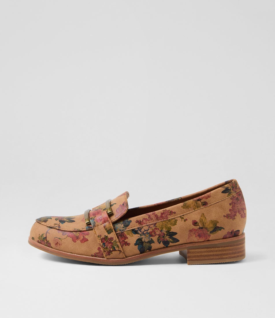 Hisho Tan Flower Hatch Loafers Hisho Tan Flower Hatch Loafers