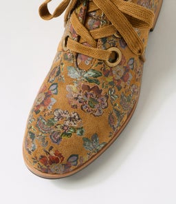 HISSEL IL TAN FLOWER MICROSUEDE