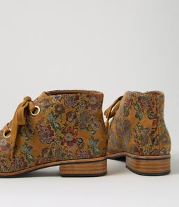 HISSEL IL TAN FLOWER MICROSUEDE