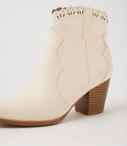 CARLAN IL ALMOND SMOOTH