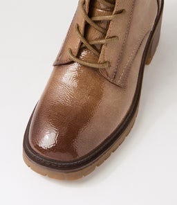NUTTISH IL TAUPE PATENT PU