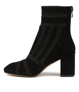 SHUFFLE BLACK SUEDE