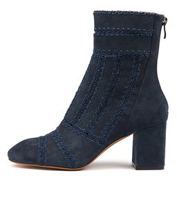 SHUFFLE NAVY SUEDE
