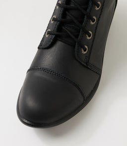 TERRITORY BLACK OIL LEATHER