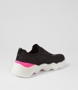 124905 GO WALK MASSAGE U SK BLACK HOT PINK TEXTILE