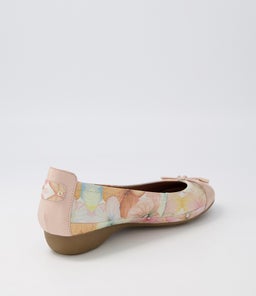 EMBARK BLUSH ALMOND FLORAL LEATHER