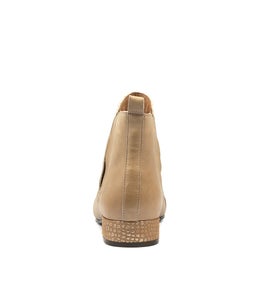 NOVETTE OATMEAL LEATHER CROC