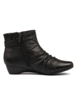 DIONNE BLACK LEATHER