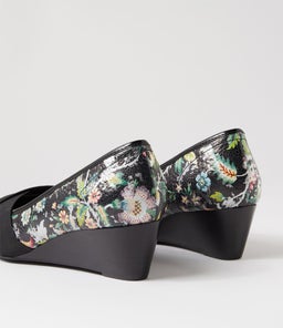 SANDFORD SU BLACK TEXTURE FLORAL PATENT LEATHER