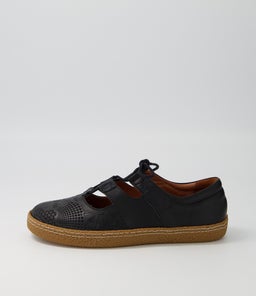 HEMILLIE SU BLACK GUM SOLE LEATHER