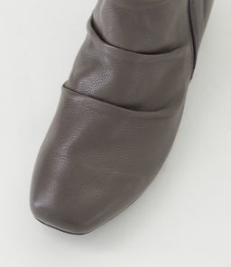 ROMANS SU DK GREY LEATHER