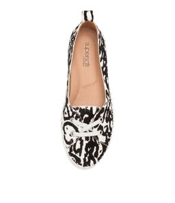 WOMANS SU WHITE ABSTRACT WHITE SOLE PONY