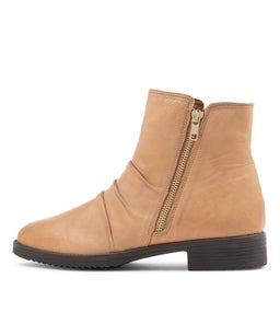 CANI SU CAMEL LEATHER